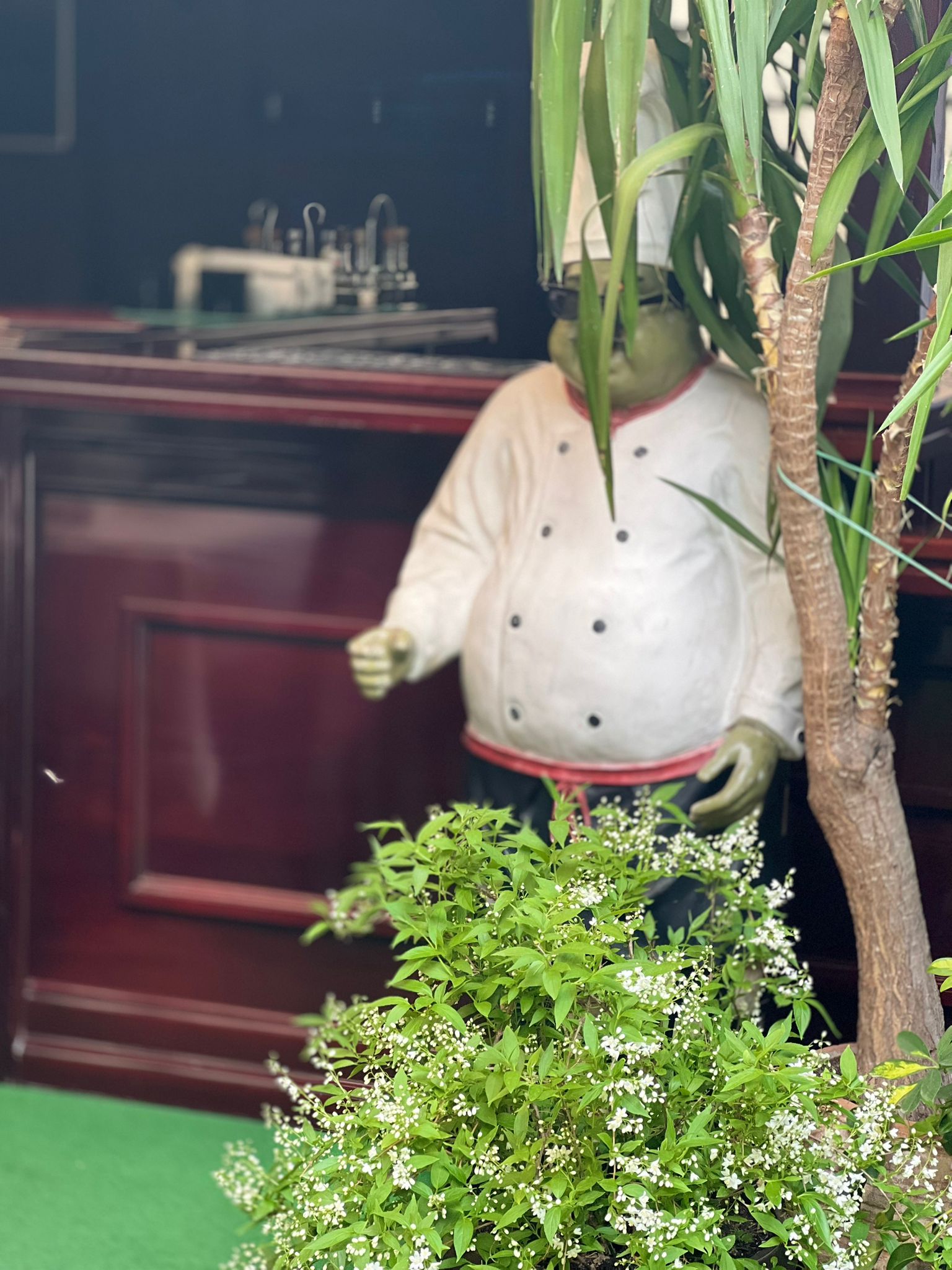 Ulaz u restoran sa dekoracijom